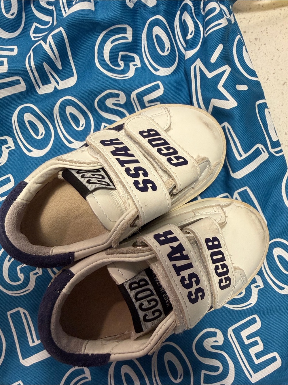 Golden Goose Kids White Sneakers with Navy Star & Heel - Picture 5 of 6
